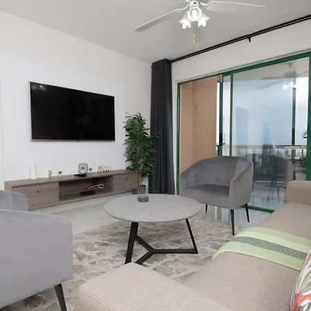 17 The Shades Umhlanga Rocks Apartamento Durban Exterior foto